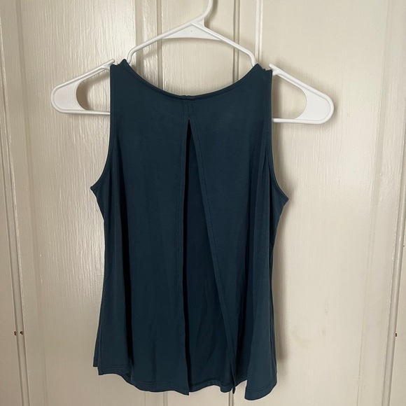 Mira Rae Top - Picture 2 of 3